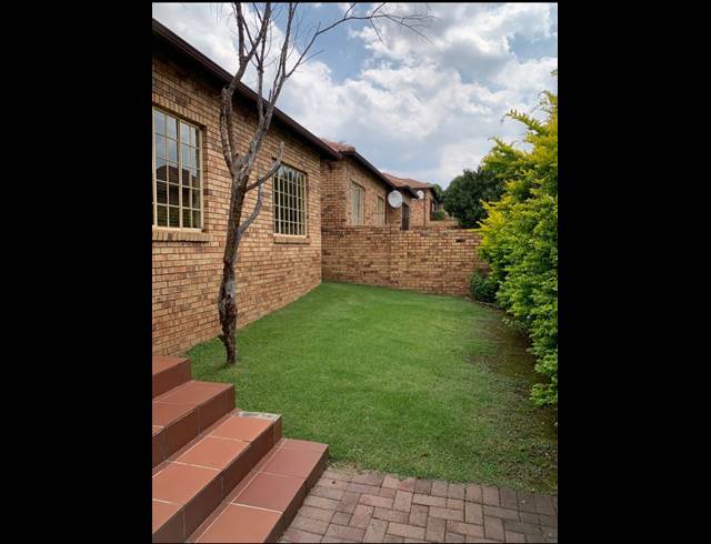 3 bed property to rent in BELLAIRSPARK